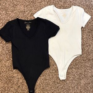 Gypsy + Jade Women’s Black and White V-Neck Ribbed Bodysuits bundle xs/s